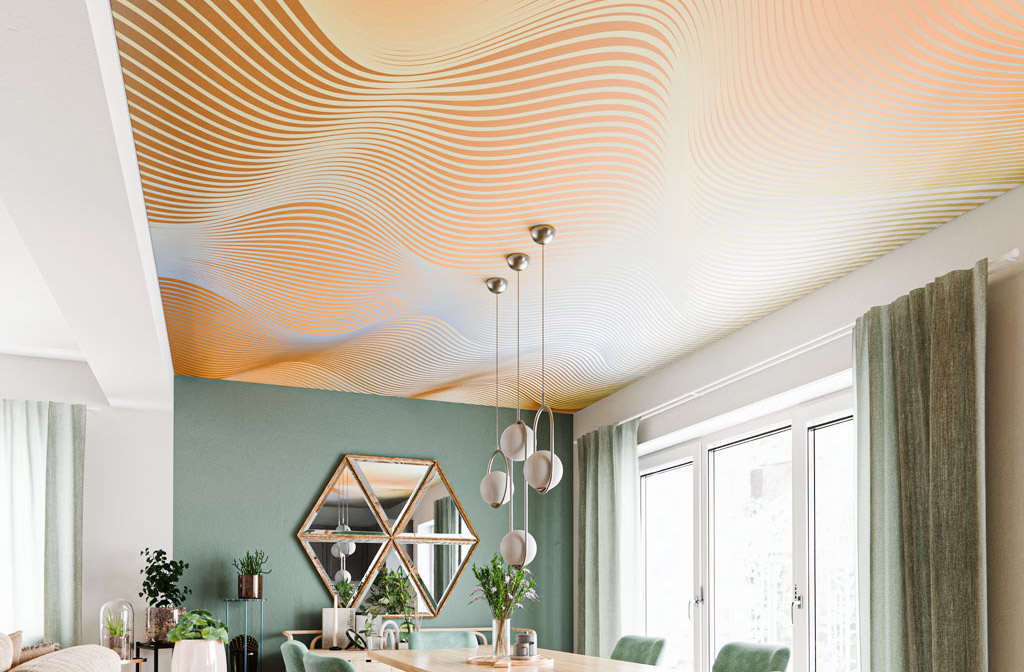 Einzigartige bedruckte Spanndecke in einem Wohn- Esszimmer mit abstraktem Wellenmotiv